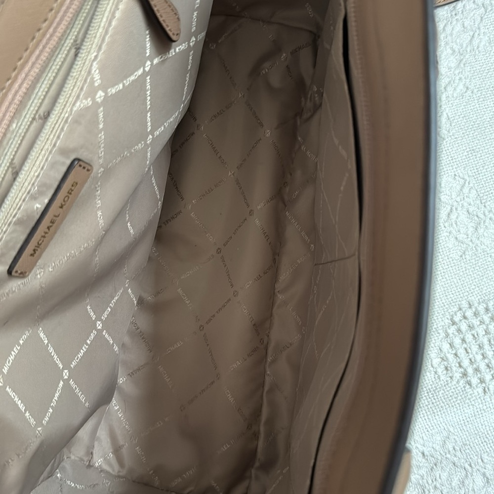 Barely used taupe/beige big Michael kors purse. - Picture 2 of 4